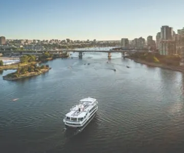 Vancouver: Indian Arm Luncheon Cruise